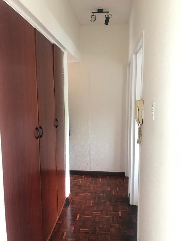 To Let 1 Bedroom Property for Rent in Oranjezicht Western Cape
